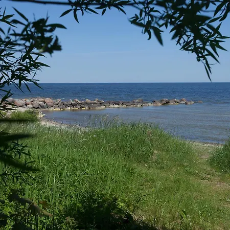 Viesu Maja Vanaturs Nyaraló